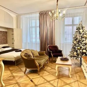 Extraordinary Prague